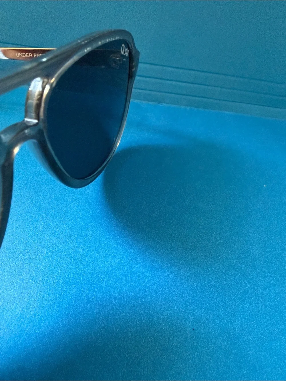 Quay Australia Men’s Grey Frame Sunglasses “Under Pressure”